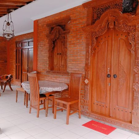 Rumah Ukhi Guest House Cebongan Екстер'єр фото