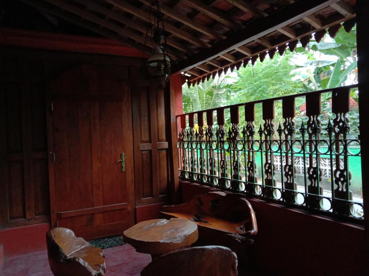 Rumah Ukhi Guest House Cebongan Екстер'єр фото
