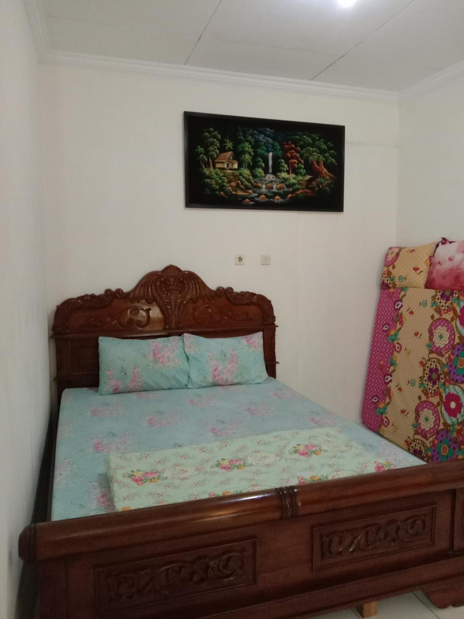 Rumah Ukhi Guest House Cebongan Екстер'єр фото