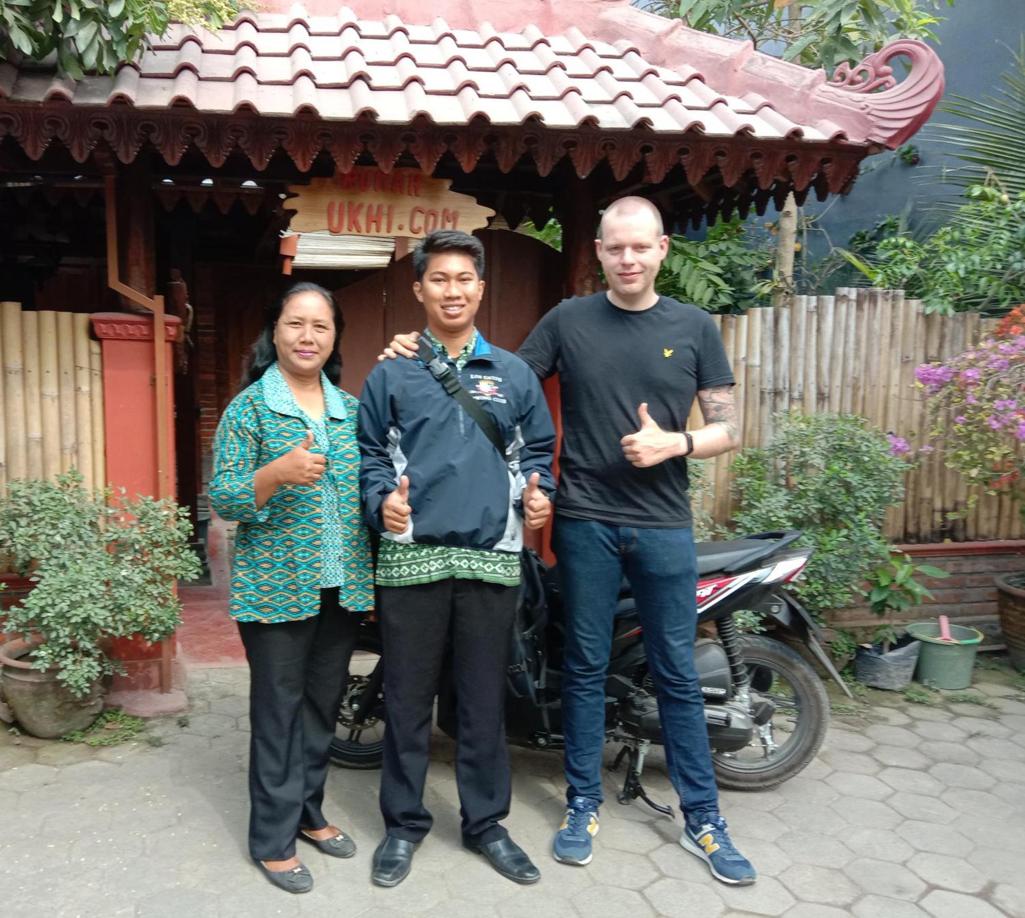 Rumah Ukhi Guest House Cebongan Екстер'єр фото
