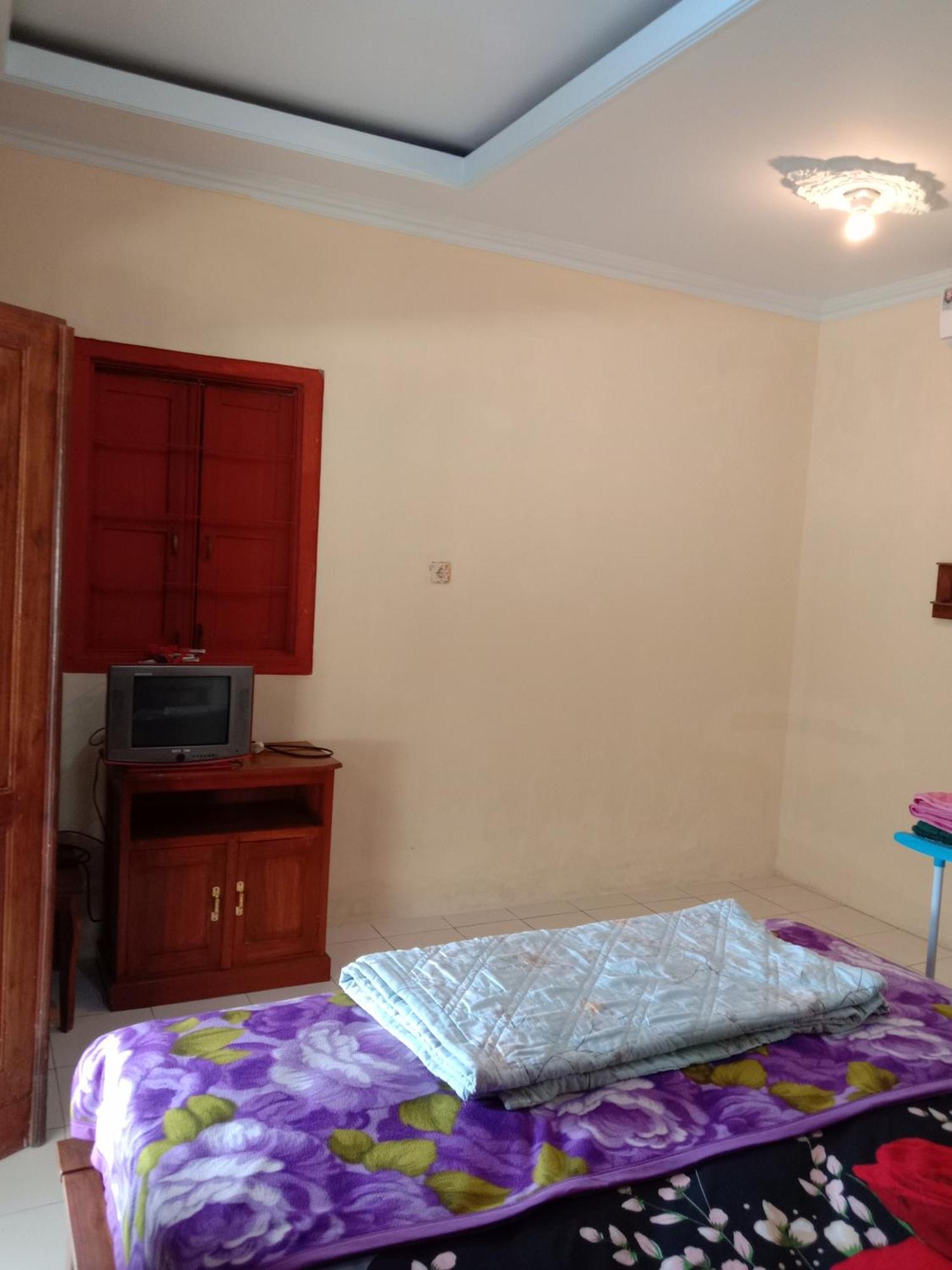 Rumah Ukhi Guest House Cebongan Екстер'єр фото