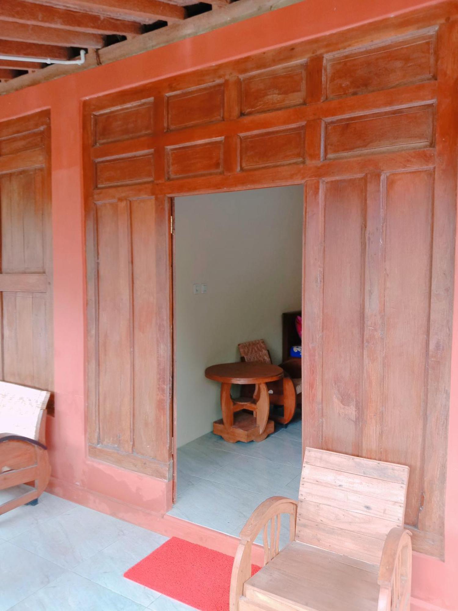 Rumah Ukhi Guest House Cebongan Екстер'єр фото
