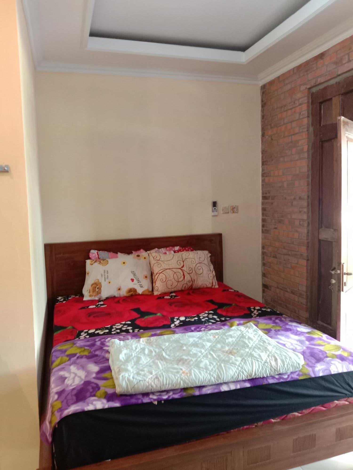 Rumah Ukhi Guest House Cebongan Екстер'єр фото