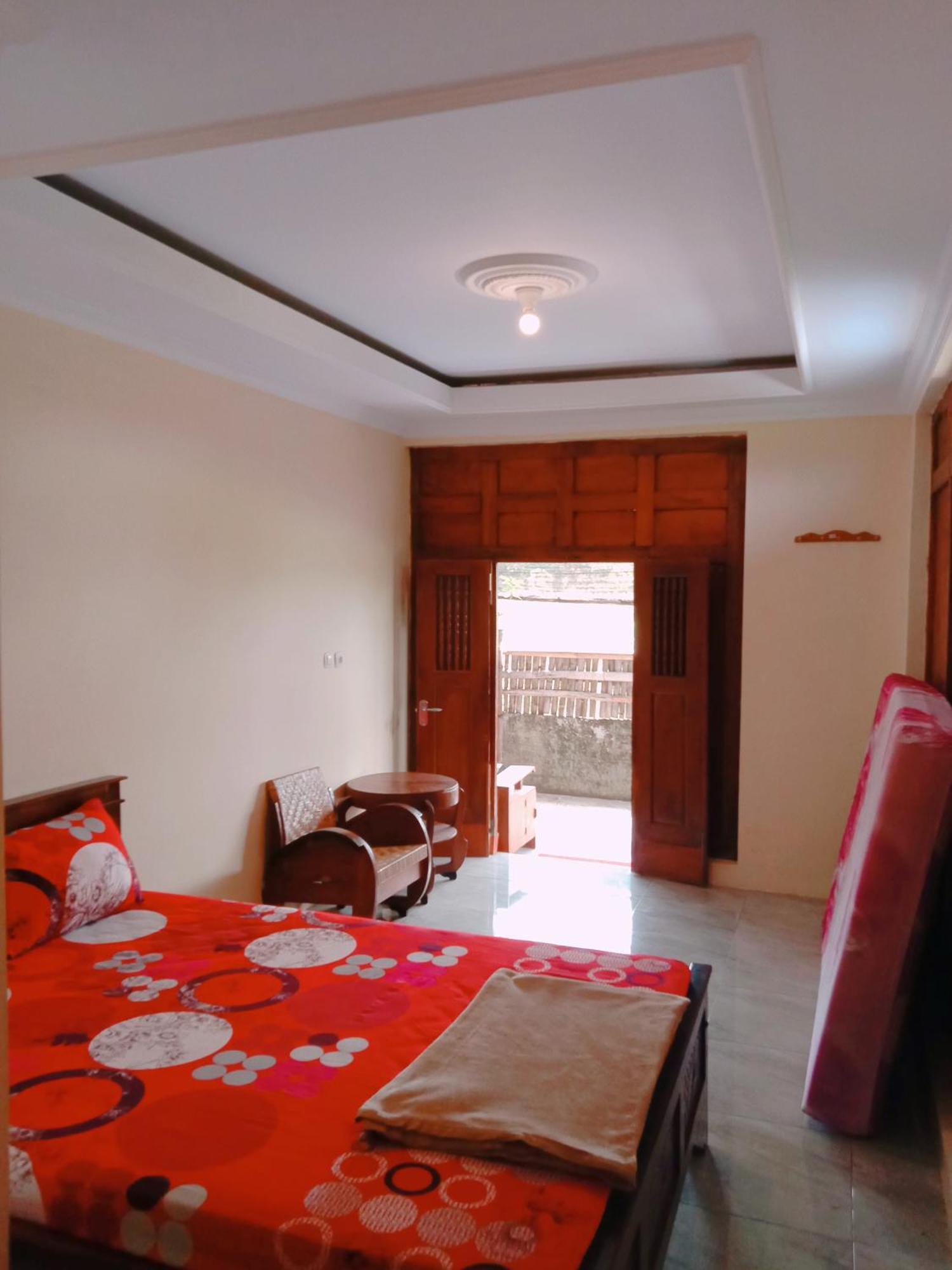Rumah Ukhi Guest House Cebongan Екстер'єр фото