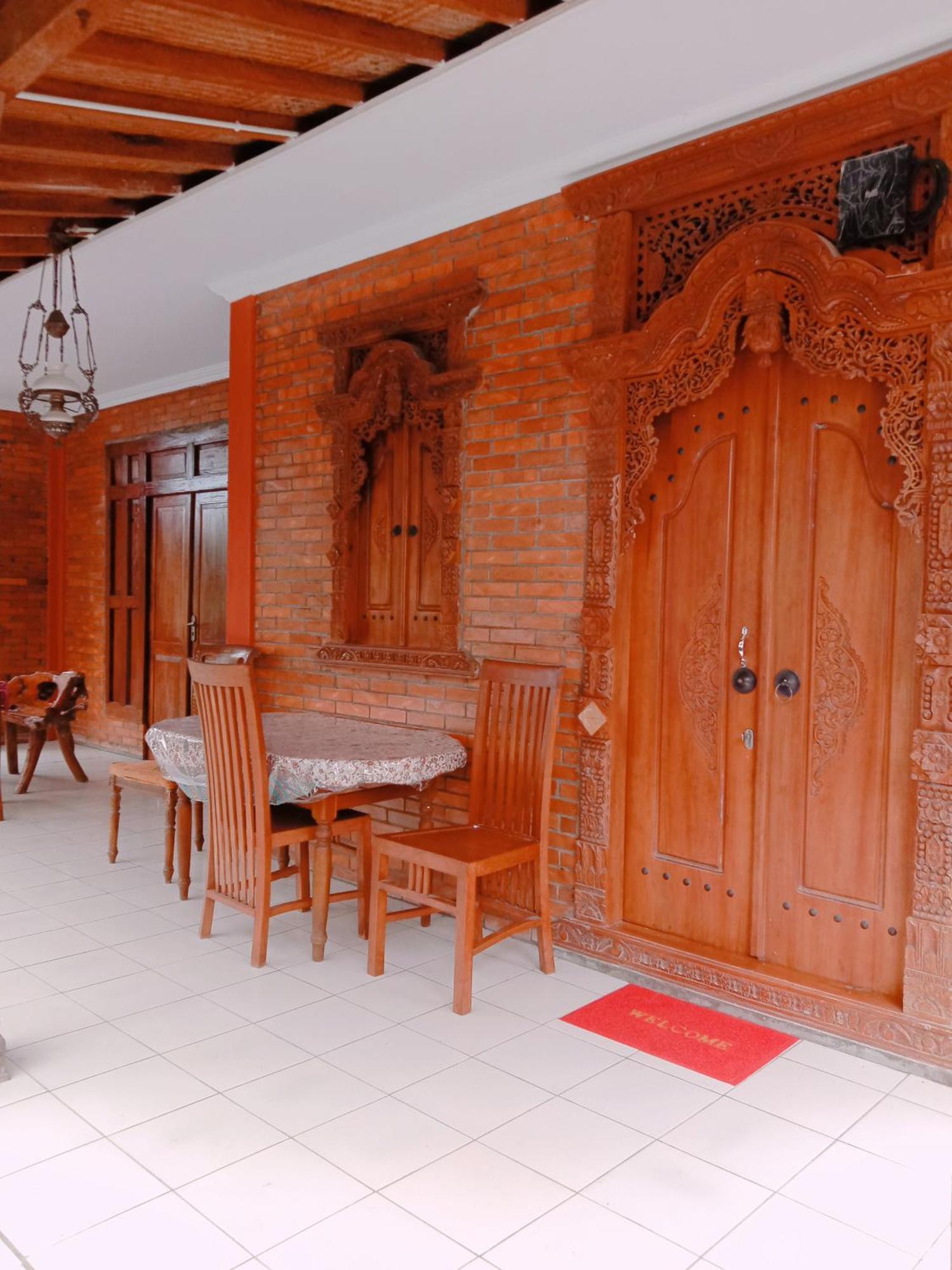 Rumah Ukhi Guest House Cebongan Екстер'єр фото