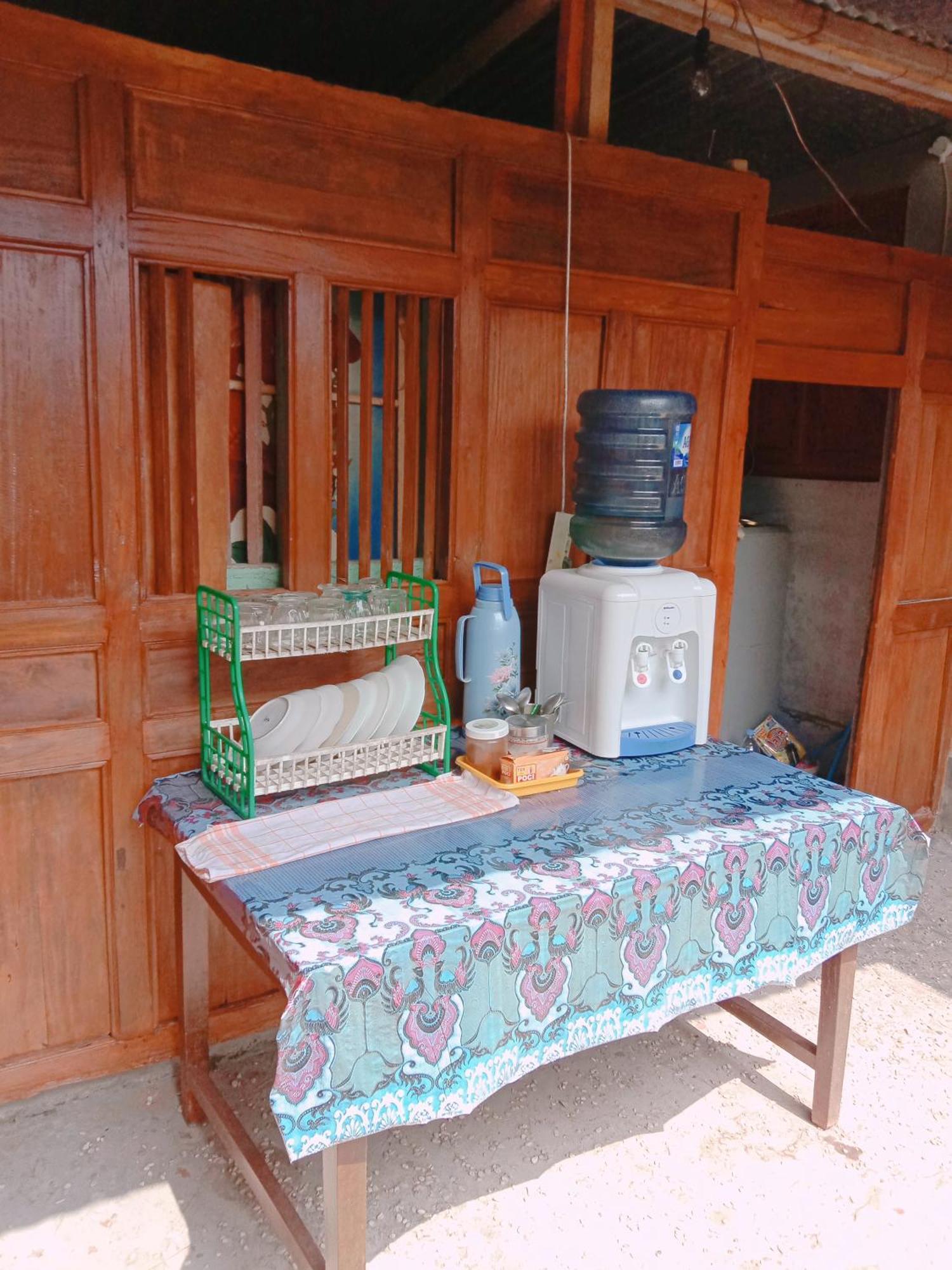 Rumah Ukhi Guest House Cebongan Екстер'єр фото