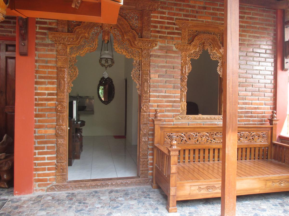 Rumah Ukhi Guest House Cebongan Екстер'єр фото