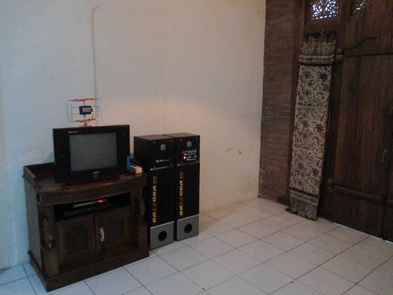Rumah Ukhi Guest House Cebongan Екстер'єр фото